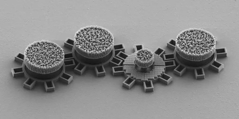 Дэлхийн хамгийн жижиг микрочип мотор: гэрлийн араанууд ашигласан шинэ нээлт